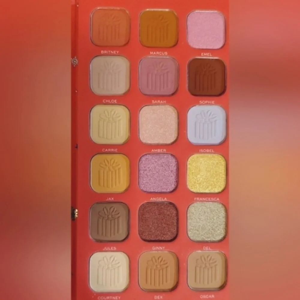 Revolution Eyeshadow Palette Duo: Naughty & Nice